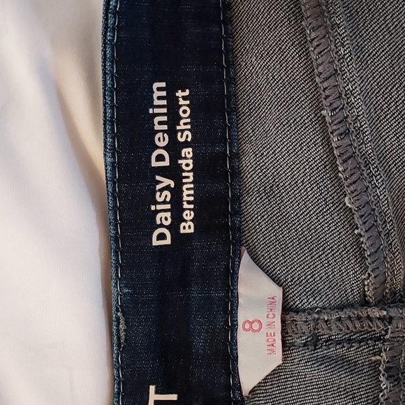 Laurie Felt Women's Shorts Daisy Denim Bermuda Shorts High Waist Cuffed … - Picture 13 of 16